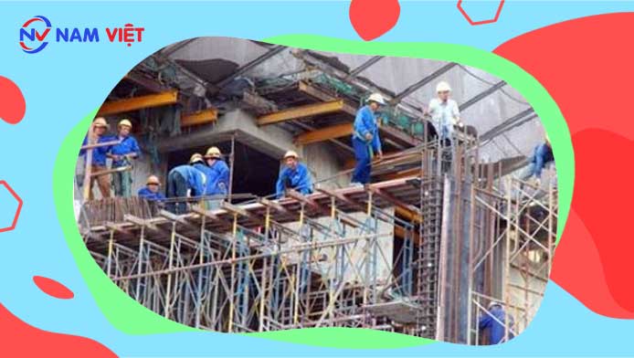 Xác định và gắn nhãn các vùng nguy hiểm trong môi trường làm việc để người lao động biết cách tránh.
