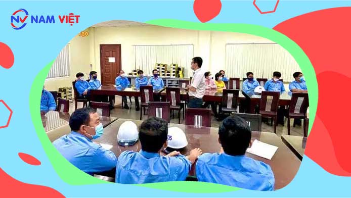 Tại Sao Việc Đào tạo An toàn Lao động là Quan trọng đối với Công nhân Hóa chất?