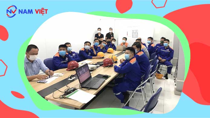 Bảo Đảm An Toàn Điện Với Khóa Học Đào Tạo Cấp Thẻ An Toàn Điện