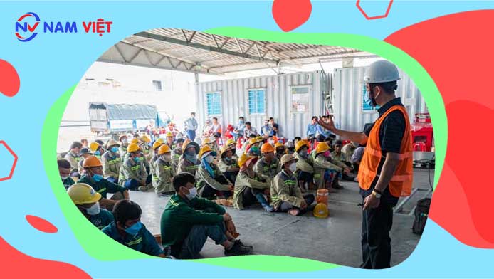 Cách tổ chức huấn luyện an toàn cho công nhân là gì?