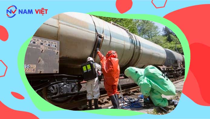 Đào tạo đội ngũ ứng phó khẩn cấp khi xảy ra sự cố tràn đỗ chất thải nguy hại